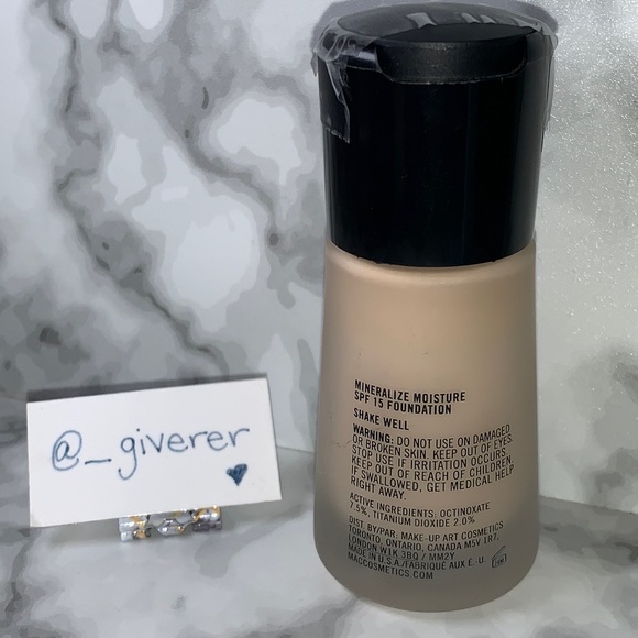 NC15 MINERALIZE MOISTURE FOUNDATION MAC Cosmetics - Picture 4 of 11
